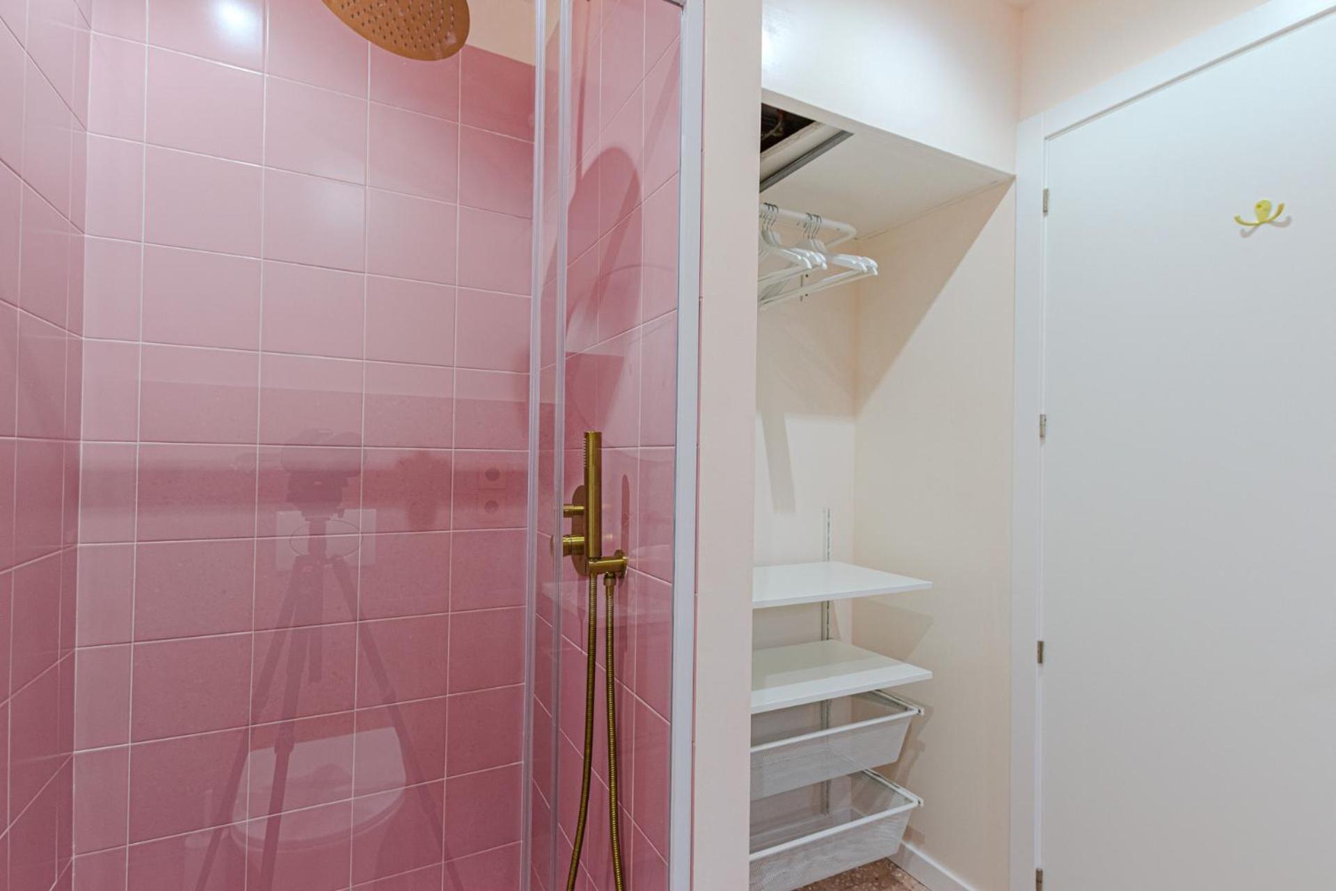 Glamorous Pink Studio In City Center Apartment Alicante Exterior photo