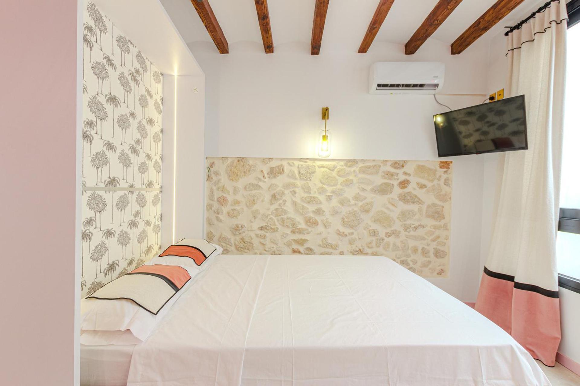 Glamorous Pink Studio In City Center Alicante Exterior photo
