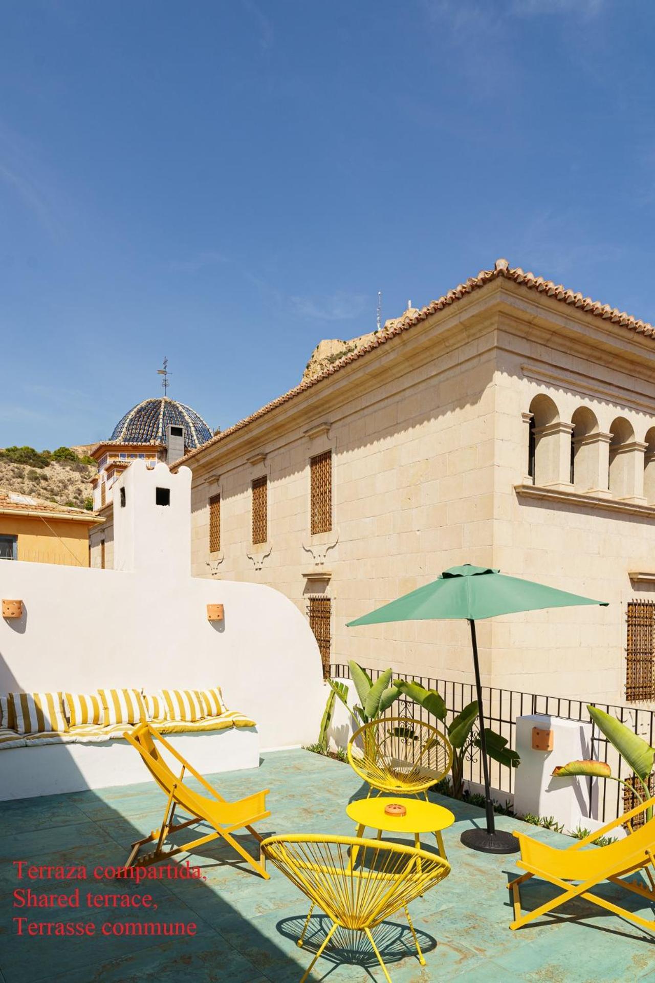 Glamorous Pink Studio In City Center Apartment Alicante Exterior photo